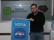 Víctor, Presidente NNGG Mieres preparado para la pegada de carteles