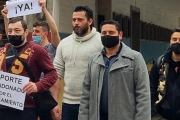 El PP secunda las protestas de los usuarios del Polideportivo de Oñón